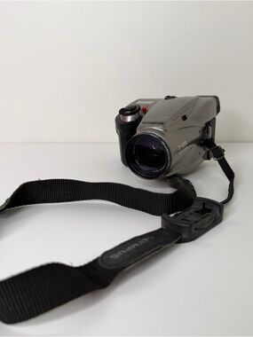 Olympus D-620L Digital SLR CCD 3X zoom Camera TESTED Working Vintage Digicam.